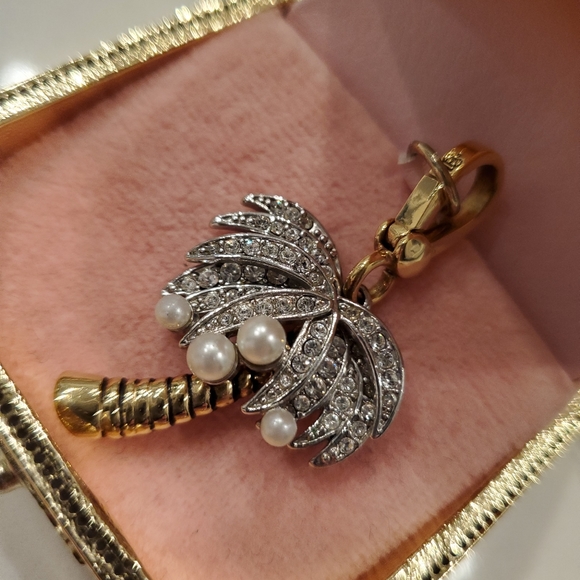 👑💕🌴Juicy Couture Palm Tree Pearl Charm Silver Gold Crystals limited edition - Picture 5 of 8